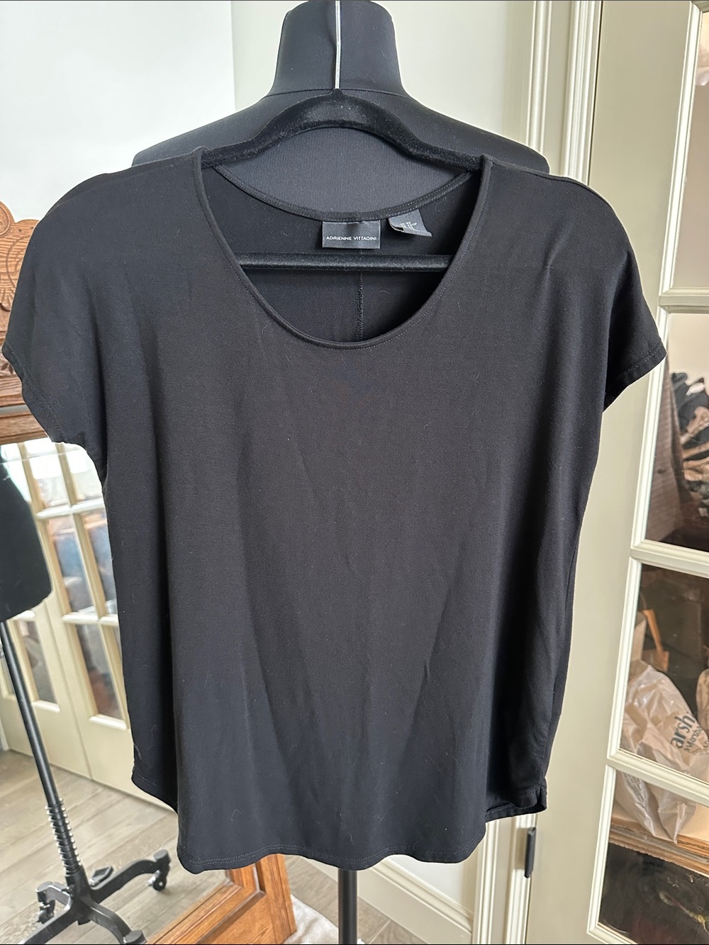 Adrienne Vittadini Black Scoop-Neck Short Sleeve Top